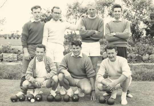 Bill, pictured far right on the front row, with Gordon