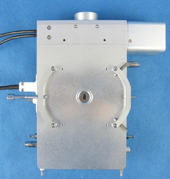 Mounting Stage to Microscope with Dovetail Substage 954 curved clamps set The following description is for mounting the stage on to microscopes which have a circular dovetail substage assembly ().