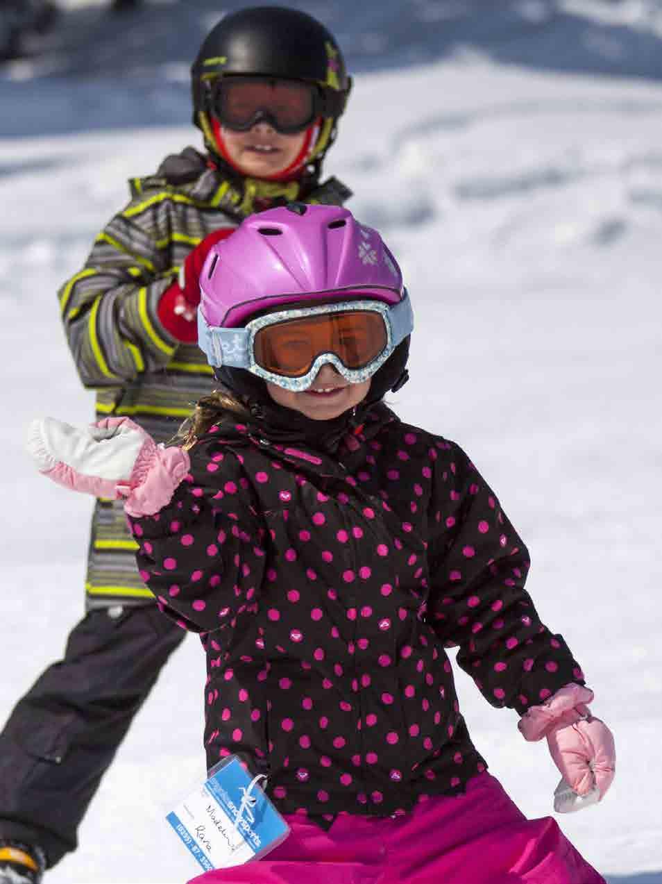 3-6 yrs GROUP SKI PROGRAM A dedicated indoor Kids Center, private snowsports school Magic Carpet lift, designated children s learning area and specialized