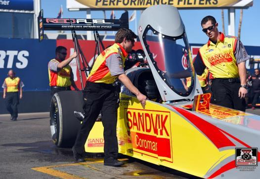 track testing the following day for the Sandvik Coromant/Red Fuel and Matco dragsters, and the Mopar Express Lane/Rocky Boots Funny Car.