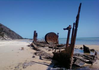These include the Tangalooma Wrecks and the small townships of Cowan Cowan and Bulwer. We then head to North Point where we visit the Champagne Pools and Honeymoon Bay.