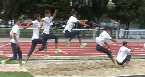 TRIPLE Jump Technique jumps 121 APPROACH HOP STEP JUMP JUMP Phase Coaches should: Objective To take off powerfully at an optimum take off angle.