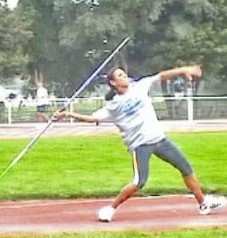 Technical characteristics Right foot is placed flat at an acute angle to the direction of the throw.