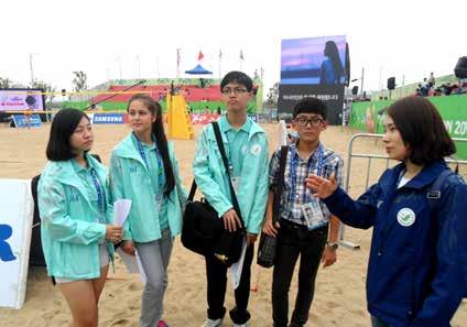 fun and friendship on oca youth reporter Project T Yu Byungjin of IAGOC shows the young reporters round the beach volleyball venue.