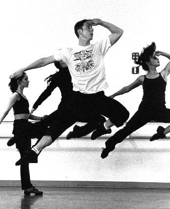 PROGRAM 8: MODERN DANCE ORIGINS AND DEVELOPMENT OF MODERN DANCE Photo Credit: Michael Slobodian, Hubbard Street Dance Chicago Program Objective To explore the origins and development of modern dance