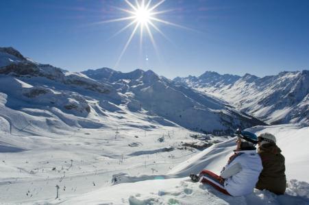 Monday January 19, 2015 7:00 a.m. 8:30 a.m. Ski to Switzerland and explore the Ischgl ski arena. Breakfast at the hotel.
