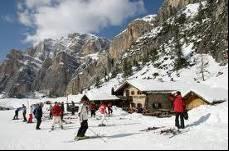 (*S) Take a short bus ride to Armentarola to ski the area of Cortina D Ampezzo and also part of the Giro della Grande Guerra (WWII tour) enjoying the quaint, relaxed atmosphere of this region.