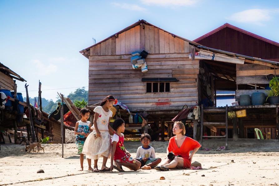 Explore and Discover Visit the Moken Sea Gypsies The traditional inhabitants of the Mergui Archipelago are the Moken, a people who live off, and on, the sea.