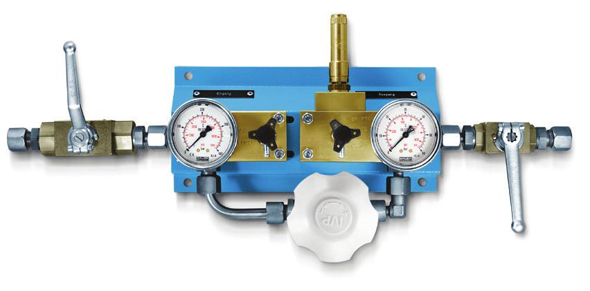 18 FILLING/DISTRIBUTION AND SAFETY ACCESSORY SYSTEMS BAUER KOMPRESSOREN HIGH-PRESSURE REDUCING STATION FOR OUTSTANDING QUALITY AND FUNCTION BAUER KOMPRESSOREN high-pressure reducing stations provide