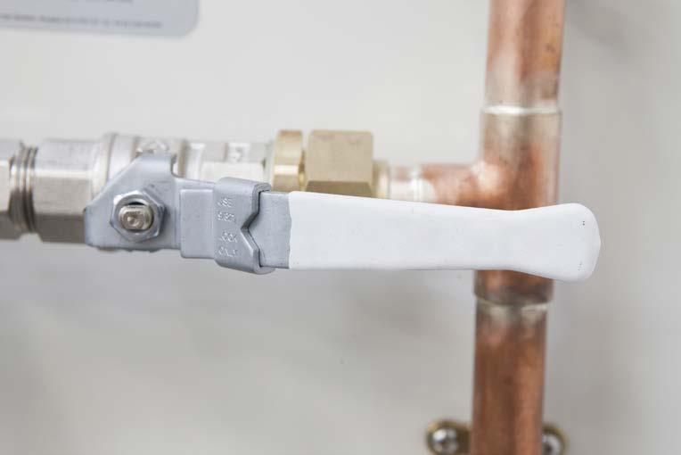 Simplex Pressure Reducing Set comprises an in-line pressure regulator, with downstream pressure gauge.