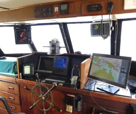 LIVEABOARD EMPRESS descrip6on of the ship STEEL dive boat, inside finished with exotic woods, suitable for technical diving, equipped with a decompression chamber.