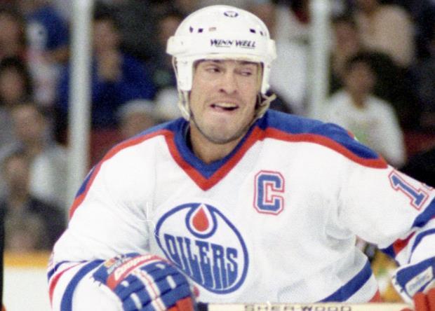 4 Mark Messier Born: Edmonton, Alberta, January 18, 1961 Teams: Edmonton Oilers, Vancouver Canucks and New York Rangers Position: Centre As they call him, the leader of all sports.