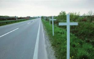 The White Crosses campaign showed road users the locations where fatal accidents had occurred on rural roads in the