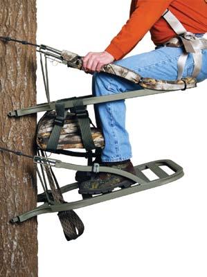 CLIMBING DOWN NEVER DISCONNECT FROM YOUR SAFETY HARNESS OR SAFETY LINE ONCE YOU LEAVE THE GROUND 1. Reattach your treestand platform to your feet.