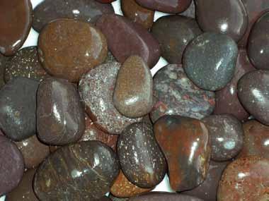 BAGGED ROCK Red La Paz Dry wet La Paz is a beach pebble that has been worn smooth by the pounding sea.