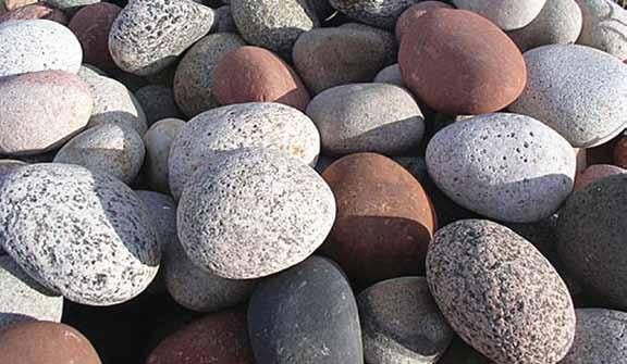 COBBLE Colorado Cobble [this material is in baskets] Similar to Colorado Skippers, Colorado Cobble is an attention grabbing stone! These large, grape-fruit like stones are smooth and fracture-free.