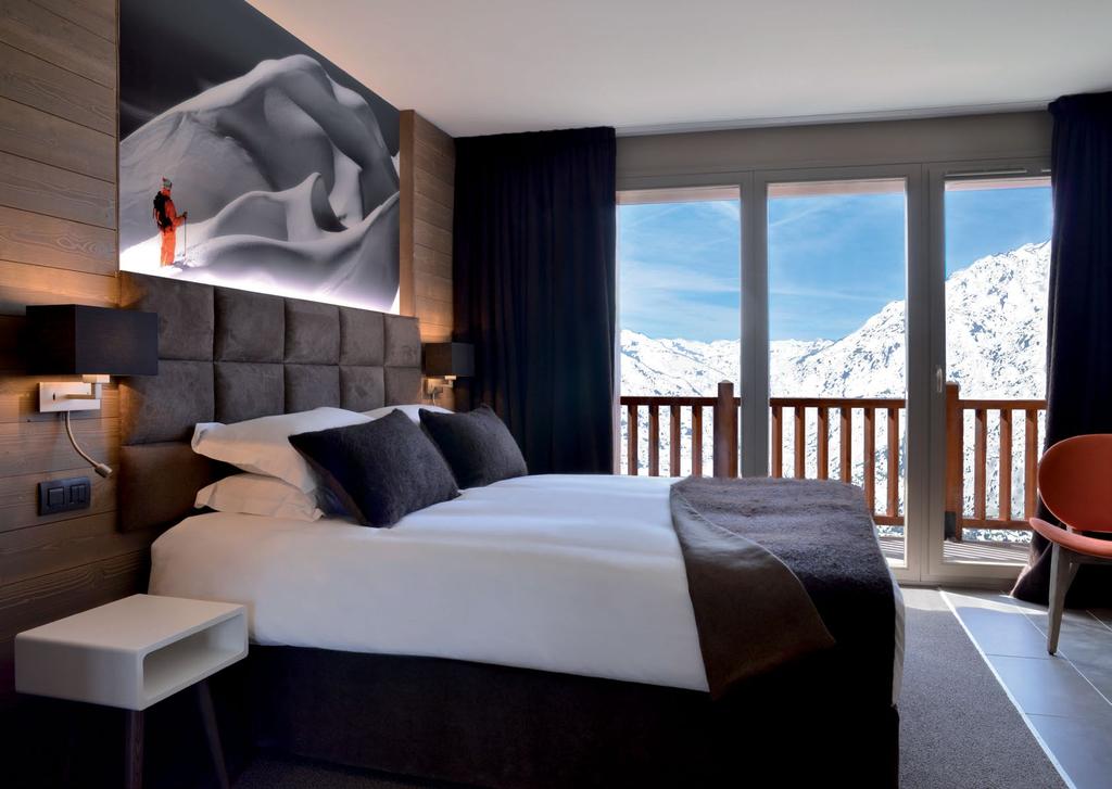 A hotel connected to life in the mountains With 47 rooms and 22 suites (including 12 specially designed family suites and 10 Deluxe Suites from 58m² to 76m²), Hyatt Centric La Rosière combines