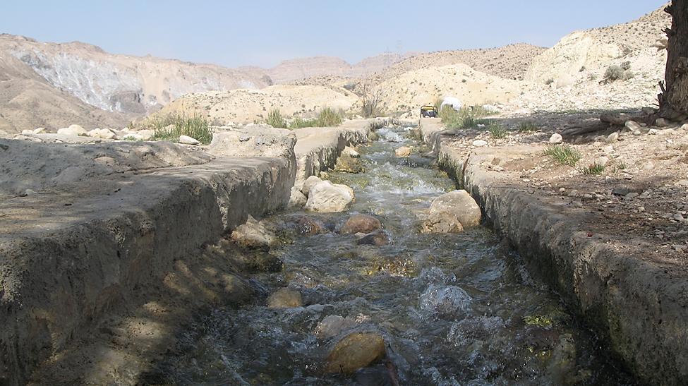 Iran. J. Ichthyol. (June 21), 3(2): 82-121 Fig.18. Spring Konar Siyah, type locality of G. mondica. springs in the Mond River drainage in Iran, the Konar Siyah Spring (Figs.