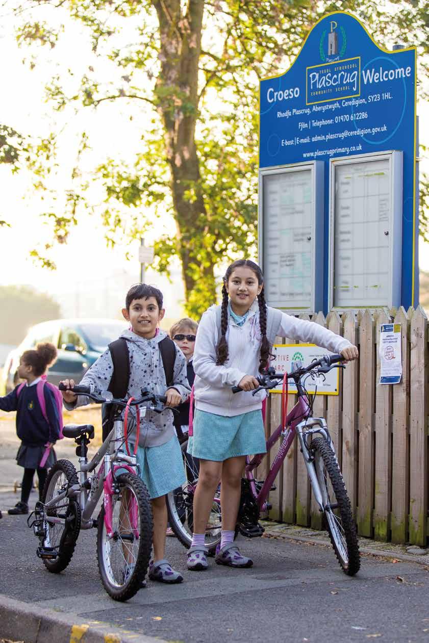 RAISING AWARENESS Increasing active travel to school a six-week step-by-step guide Raising Awareness weeks 2-3 It s now time to get people thinking about the benefits of being active on the school