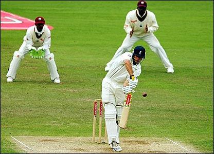 Question 4 Describe how STABILITY & width of support relates to slip fielding / wicket keeping?