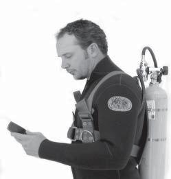 CHAPTER 2 - OPERATING INSTRUCTIONS DANGER: Some divers, maintain the EGS gas cylinder valve shut during the dive.