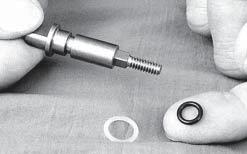 39 Lubricant Fig. 6.16 2) Check the seat assembly (41) for wear or contamination and replacement is only necessary if worn or damaged. Damage includes a rough face, cuts or wear.