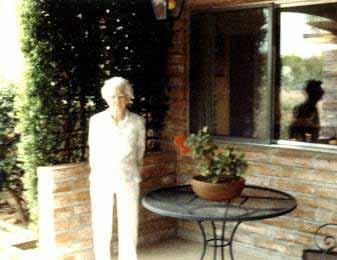 1983: Granny, 90th