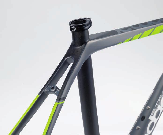 The technical features of high level monocoque carbon fiber are now available for all cyclists.