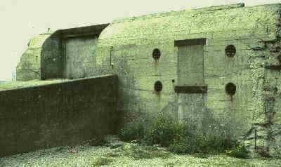 The Germans installed gun emplacements at the seaward end of the station. The main armament was two Schnieder 105 mm cannons with a quoted range of 15 kms.