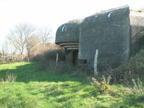 Amfreville (York) The Kriegsmarine gun batterie just to the west of Cherbourg was equipped with four 170 mm cannon of German origin.