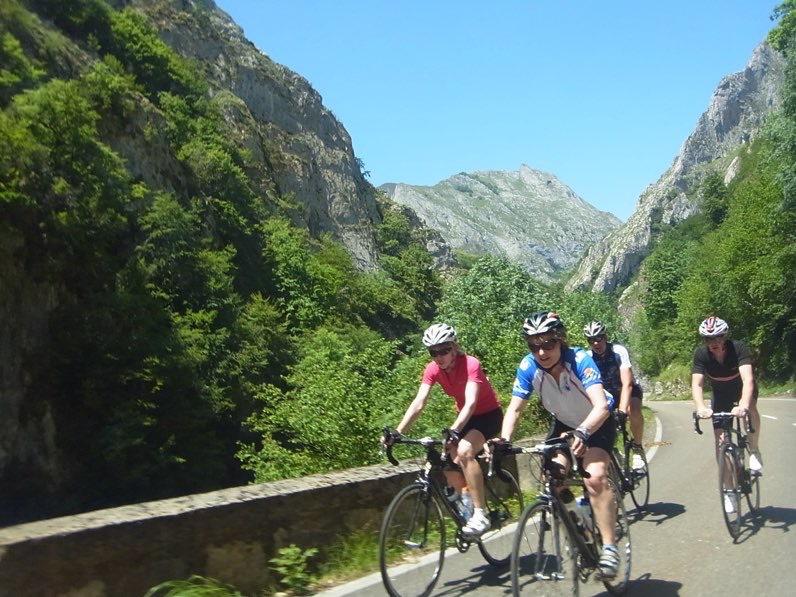 Day 02: Potes to Cangas de Onis You have a pleasant start to the day, heading north through the deep gorge of the Desfiladero de la Hermida, almost to sea level.