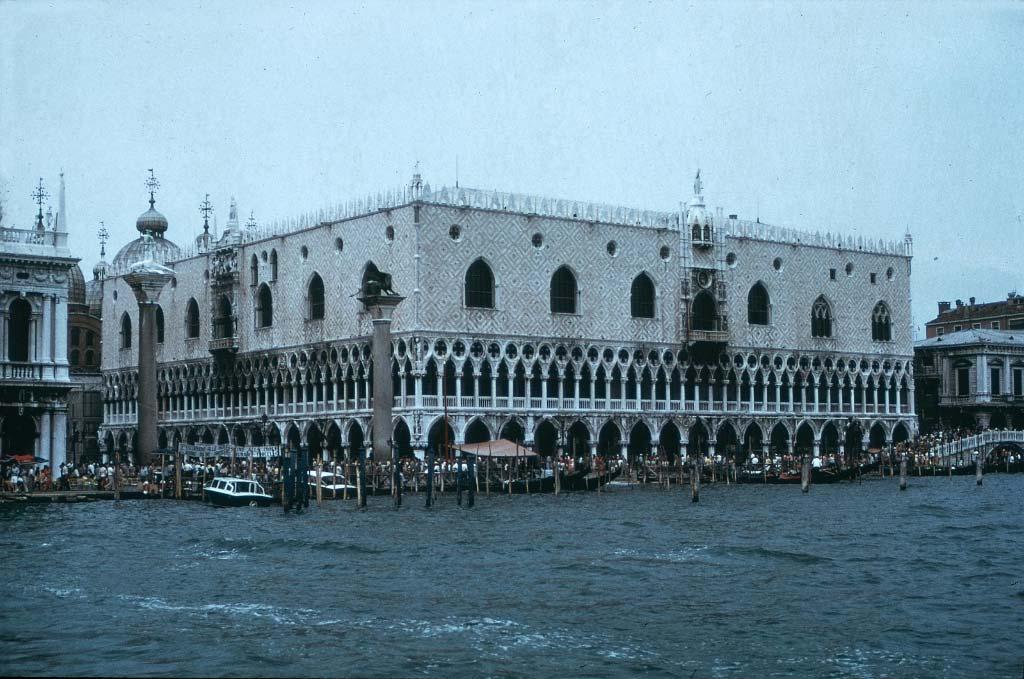 Doges Palace (Venice): Begun at the end of the