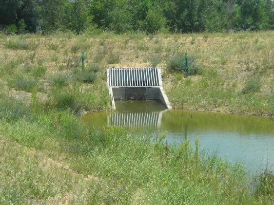 Description This section provides guidance and details for outlet structures for use primarily with BMPs utilizing sedimentation, (i.e., extended detention basins (EDBs), retention ponds, and constructed wetland ponds).