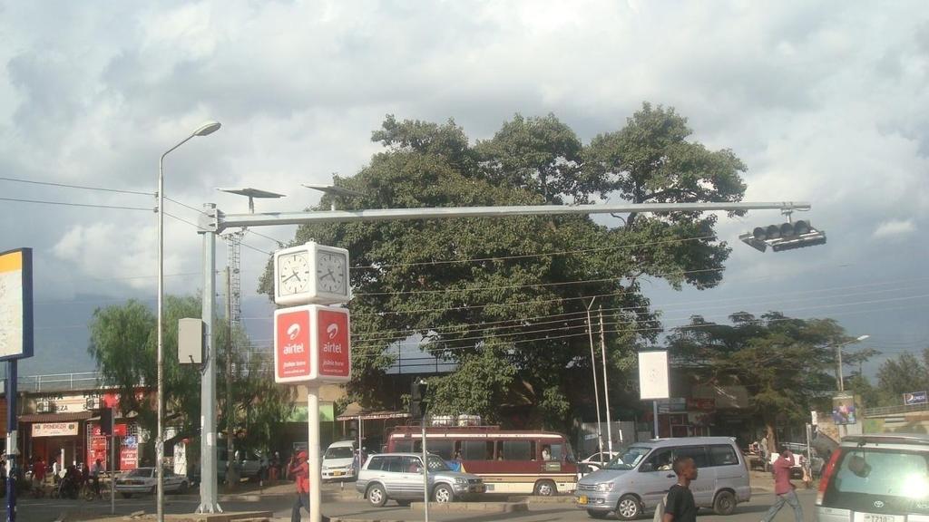 Picture 54: Solar powered robot on Makongoro Road in Arusha, Tanzania Source: Author, 2013 5.9.