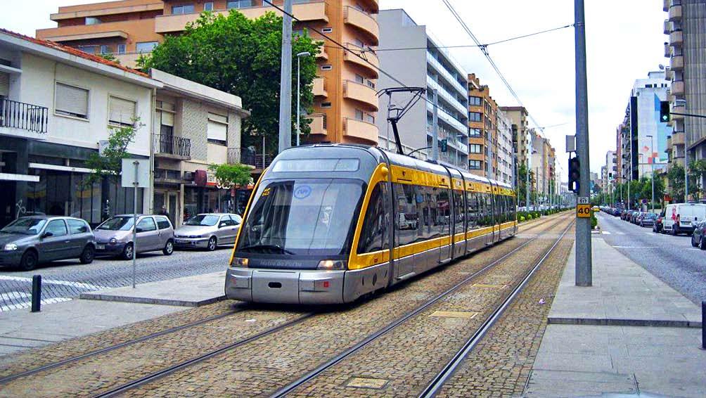 Tramway or rapid streetcar simple infrastructure