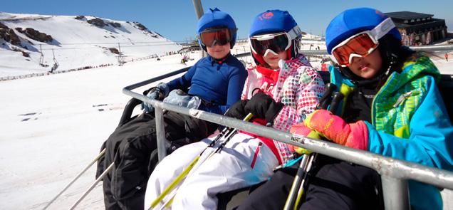 Sierra Nevada Students in years 3 and 4 of Primary School. Limited places. From 11 to 16 March 2018. Transport, ski passes, equipment hire and included. Sierra Nevada.
