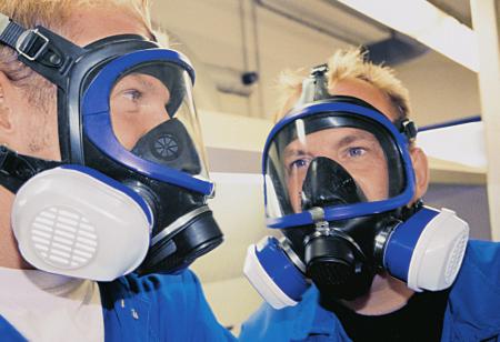 Dräger X-plore 5500 Full Face Masks Experience a new dimension of comfort and safety in respiratory protection: The Dräger X-plore Series. Wherever respiratory protection is needed, e.g. at chemical and steel plants, automobile and shipping industry, maintenance, utilities supply and disposal, Dräger X-plore full face masks can provide you a perfect solution.