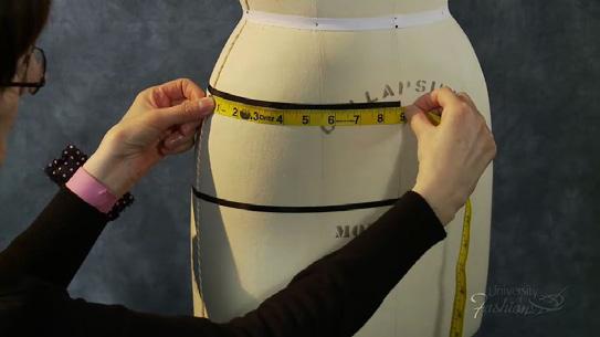Module 2 Extract Measurements Step 2 On the front yoke style line, measure