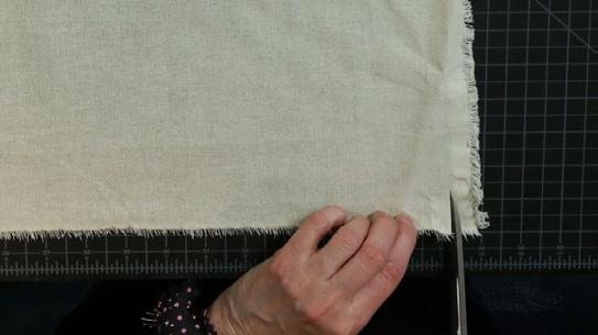 Lesson Guide Yoke Dirndl Skirt Draping: Beginner Module 3 Prepare & Mark Muslin Blocks Step 1 Prepare your muslin by first removing the selvage