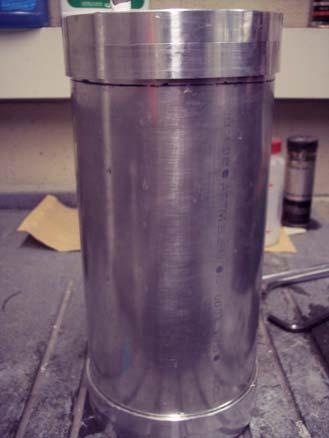 Figure 4.4-3 The tank without Kapton (left) and the one with Kapton film between the cylinder and the end-caps (right). 4.5 Hydrostatic and Cryogenic Testing Test Setup and Pipe Scheme The two tanks were tested in the Telac Lab blast chamber.