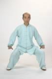 2) Lower the body in mabu according to individual ability; push the hands, palms