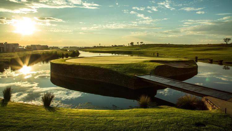 DAY 2: Saturday 18 November 2017 Golf at Serengeti Golf Club then transfer to Sun City The Serengeti Golf Club was opened in June 2009, by the iconic golfer and course designer, Jack Nicklaus.