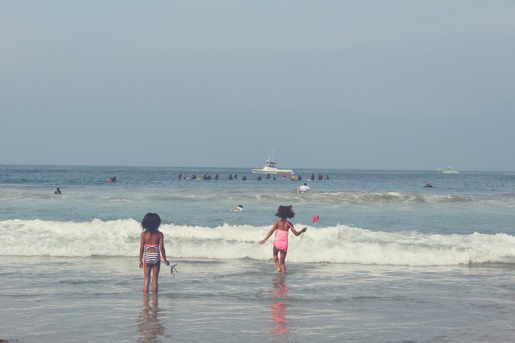 END OF SUMMER REPORT 2017 CALIFORNIA BEACH REPORT CARD Essential water quality information for beachgoers IN THIS REPORT Excellent Beach Grades Across Counties New Bacteria Standards Proposed for
