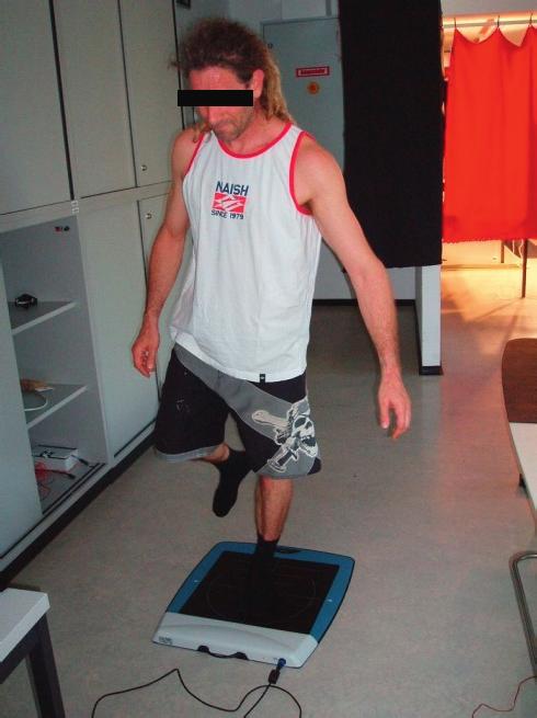 subject during physical performance test on a SUP ergometer and single leghop test on a pressure sensitive measurement platform The aim of the study was to prove that SUP is asuitable endurance