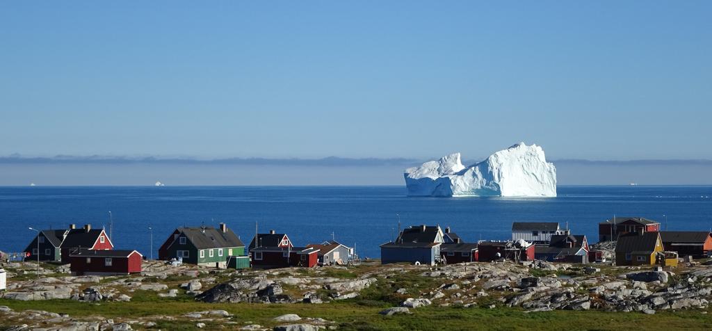 CANADIAN ARCTIC: 2018 TRIP NOTES West Greenland and Baffin Island Explorer 05 15 SEP 2018 10 NIGHTS / 11 DAYS STARTS IN KANGERLUSSUAQ THE BEST OF GREENLAND AND CANADA'S ARCTIC JEWEL BAFFIN ISLAND