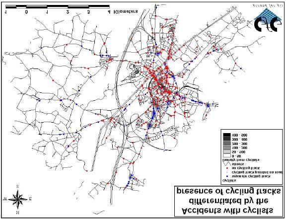 MAP 3: Accidents with cyclists differentiated by the presence of cycling tracks The highest concentration of accidents is found in the city centre, and clearly corresponds to the total absence of