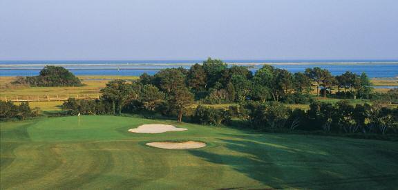The first golf facility in the state to receive the prestigious Audubon Sanctuary certification, it is a beautiful seaside golfing paradise with a sweeping vista of land, water and sky.