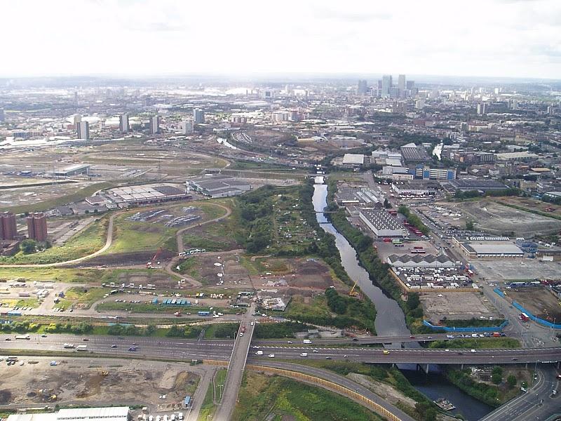 Wharf/ 24K around the Olympic Park Nearly 40 per cent of jobs in the Lower Lea Valley are in the industrial sector twice the