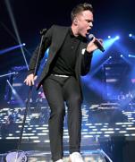 BIOGRAPHY CONTINUED Elizabeth has been the crea1ve director for pop singer Olly Murs for all three UK Tours.