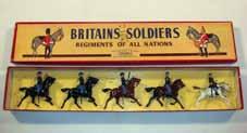 Lot 2316 Britains: Set # 2056 Union Cavalry 4 troopers with rifles and 1 officer on grey horse, loose, in